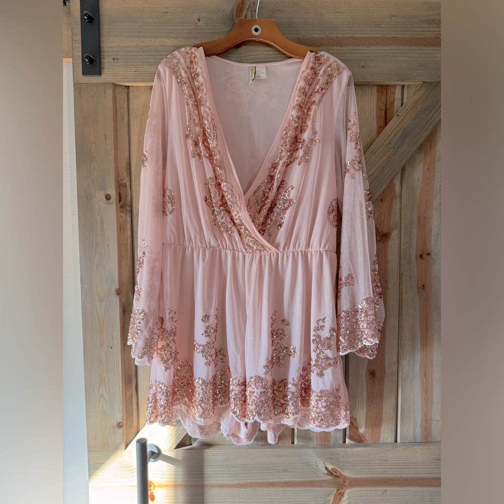 H&M DIVIDED ROSEY SEQUINS ROMPER
